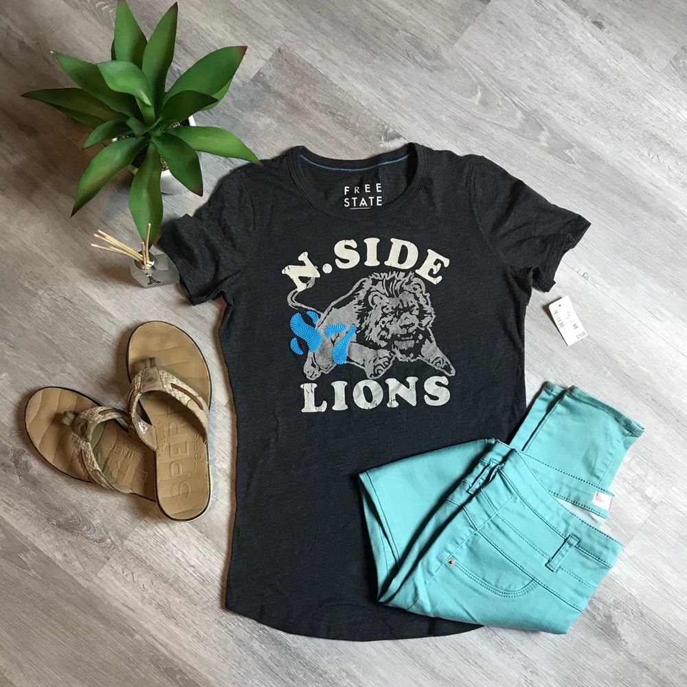 NWT - Northside Lions T-Shirt